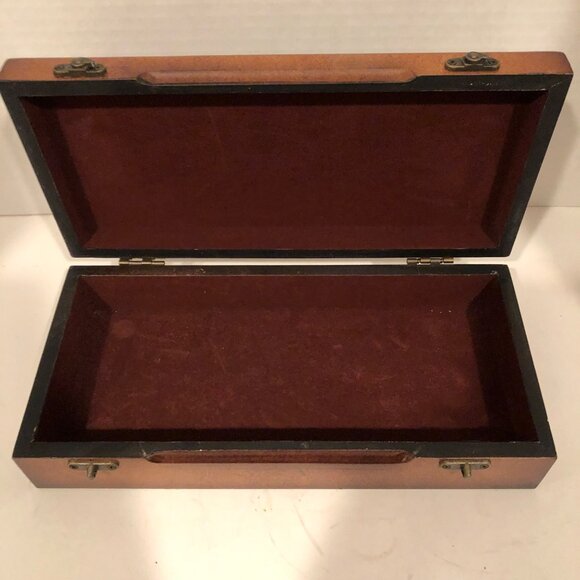 Pretty VTG Wooden footed Box with Violin decal on top, velvet lined - Picture 4 of 9